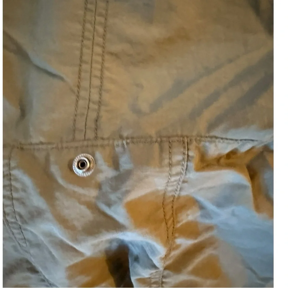 Eddie Bauer women’s Olive Green Windbreaker Jacket sz XL crop high neck full zip - Picture 3 of 10